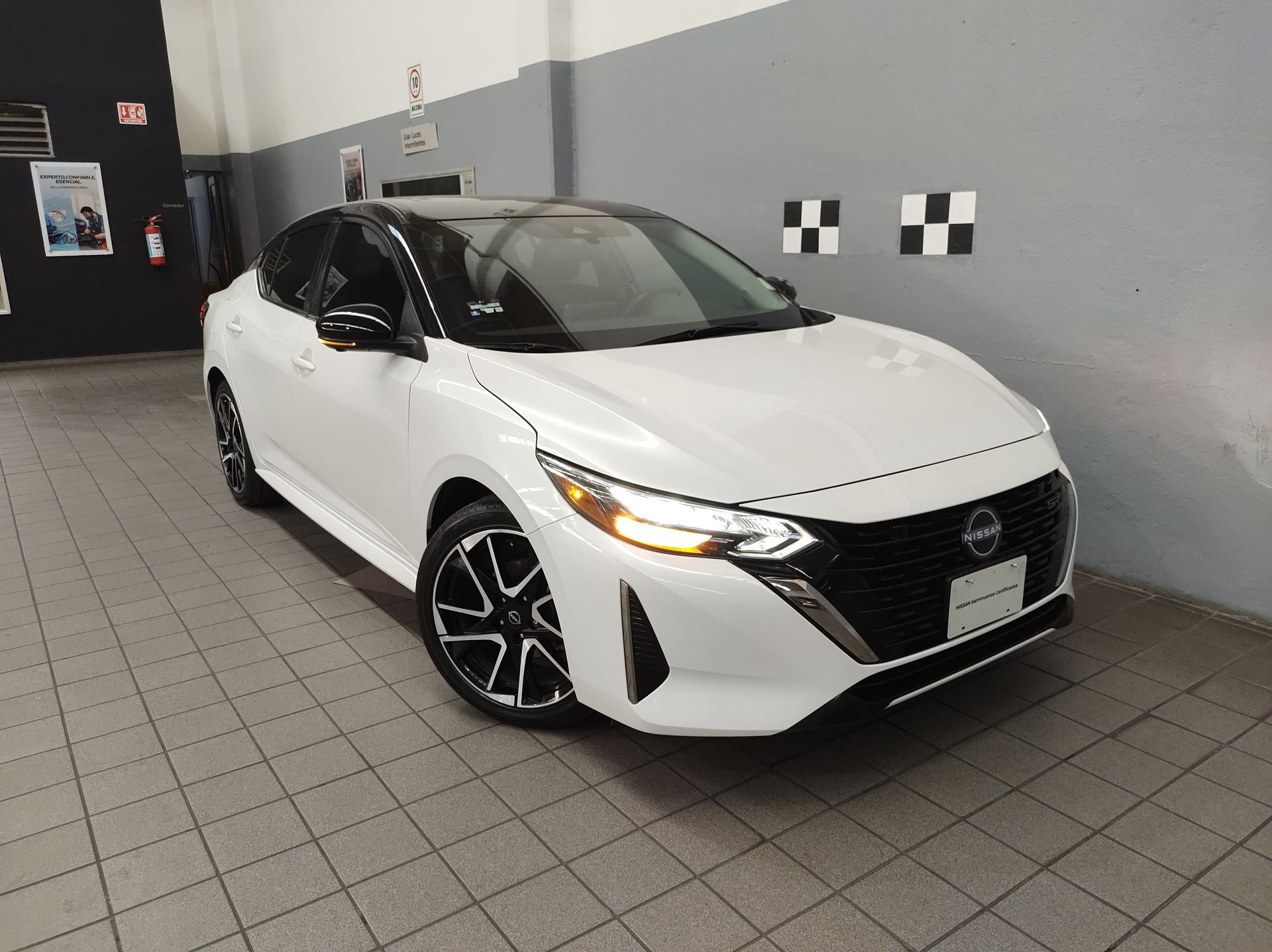 2024 Nissan SENTRA SR BITONO CVT 24