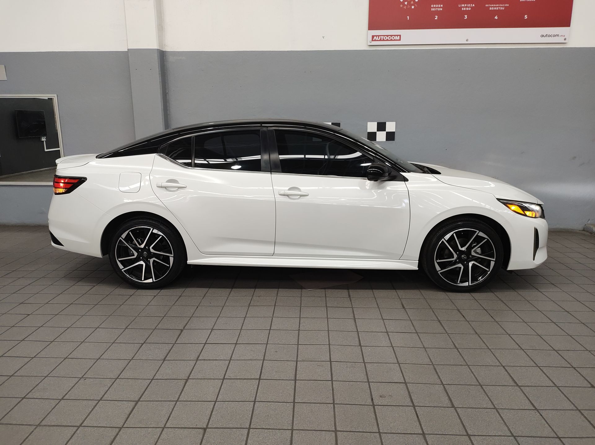 2024 Nissan SENTRA SR BITONO CVT 24