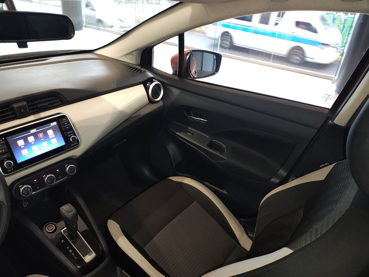2022 Nissan VERSA ADVANCE CVT 22
