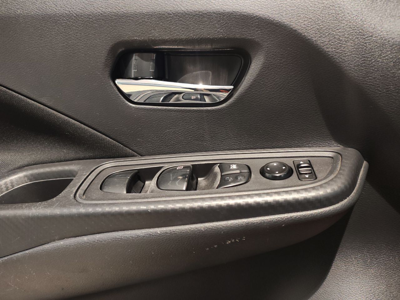 2022 Nissan VERSA ADVANCE CVT 22
