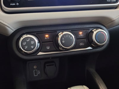 2022 Nissan VERSA ADVANCE CVT 22