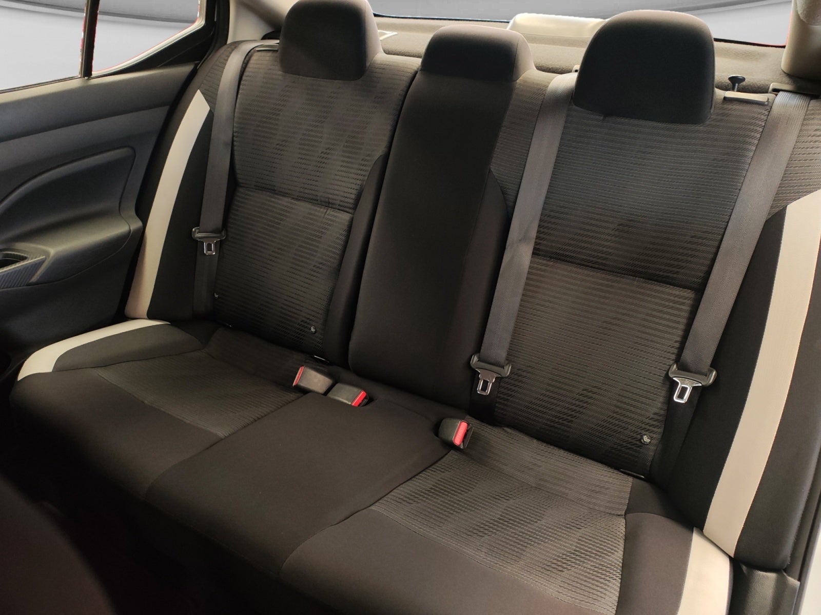 2022 Nissan VERSA ADVANCE CVT 22