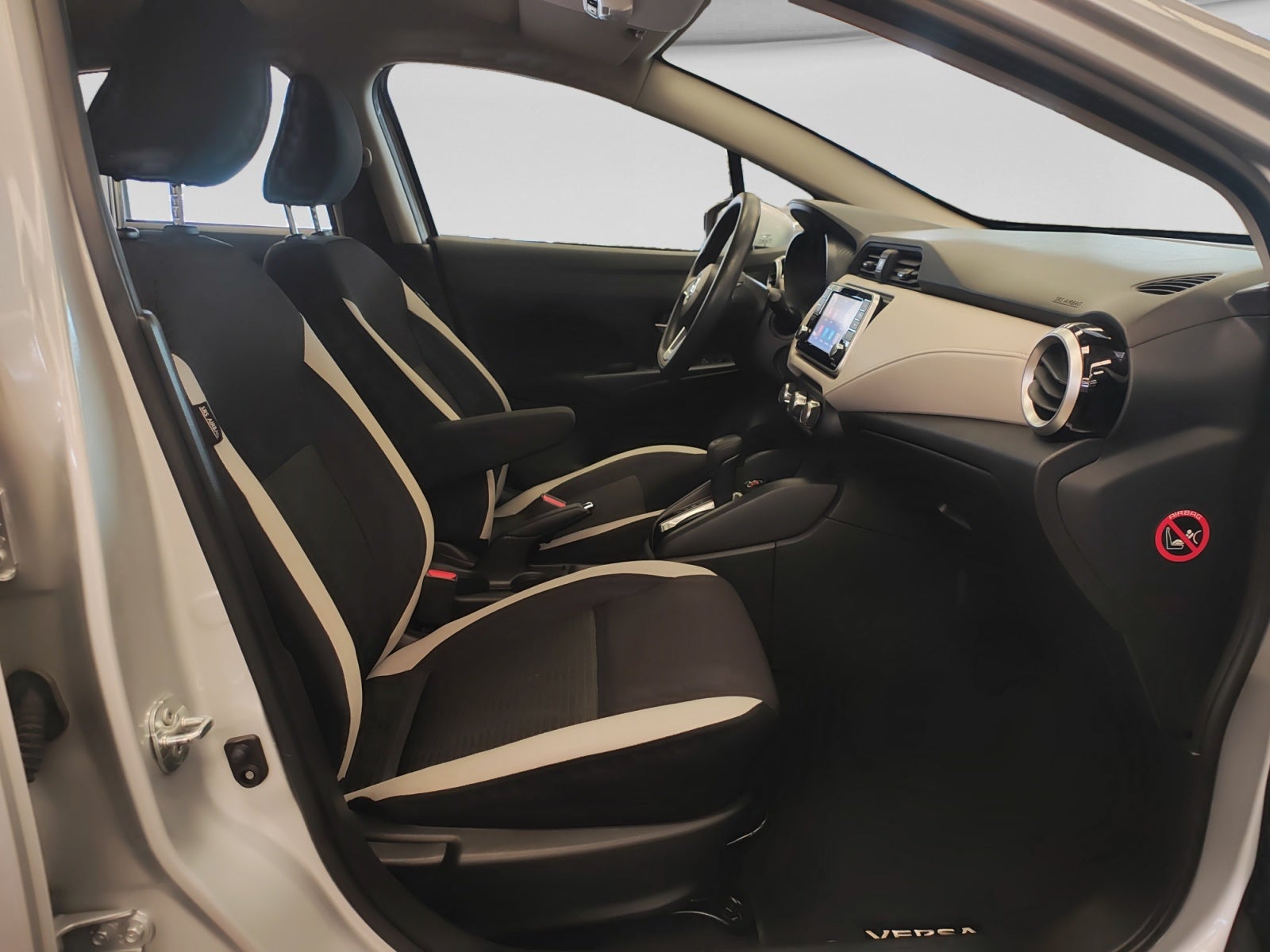 2022 Nissan VERSA ADVANCE CVT 22