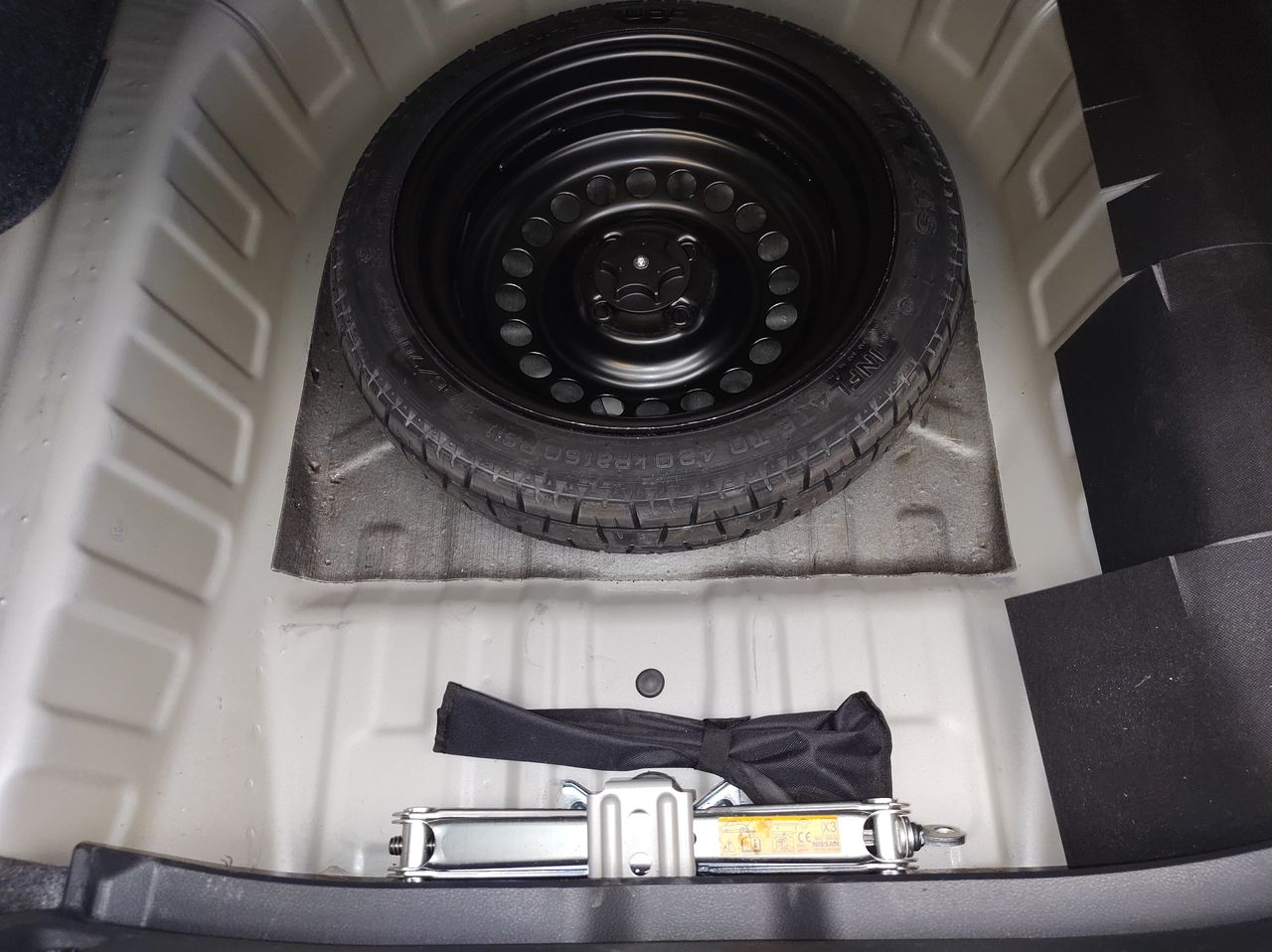 2021 Nissan VERSA SENSE MT 21