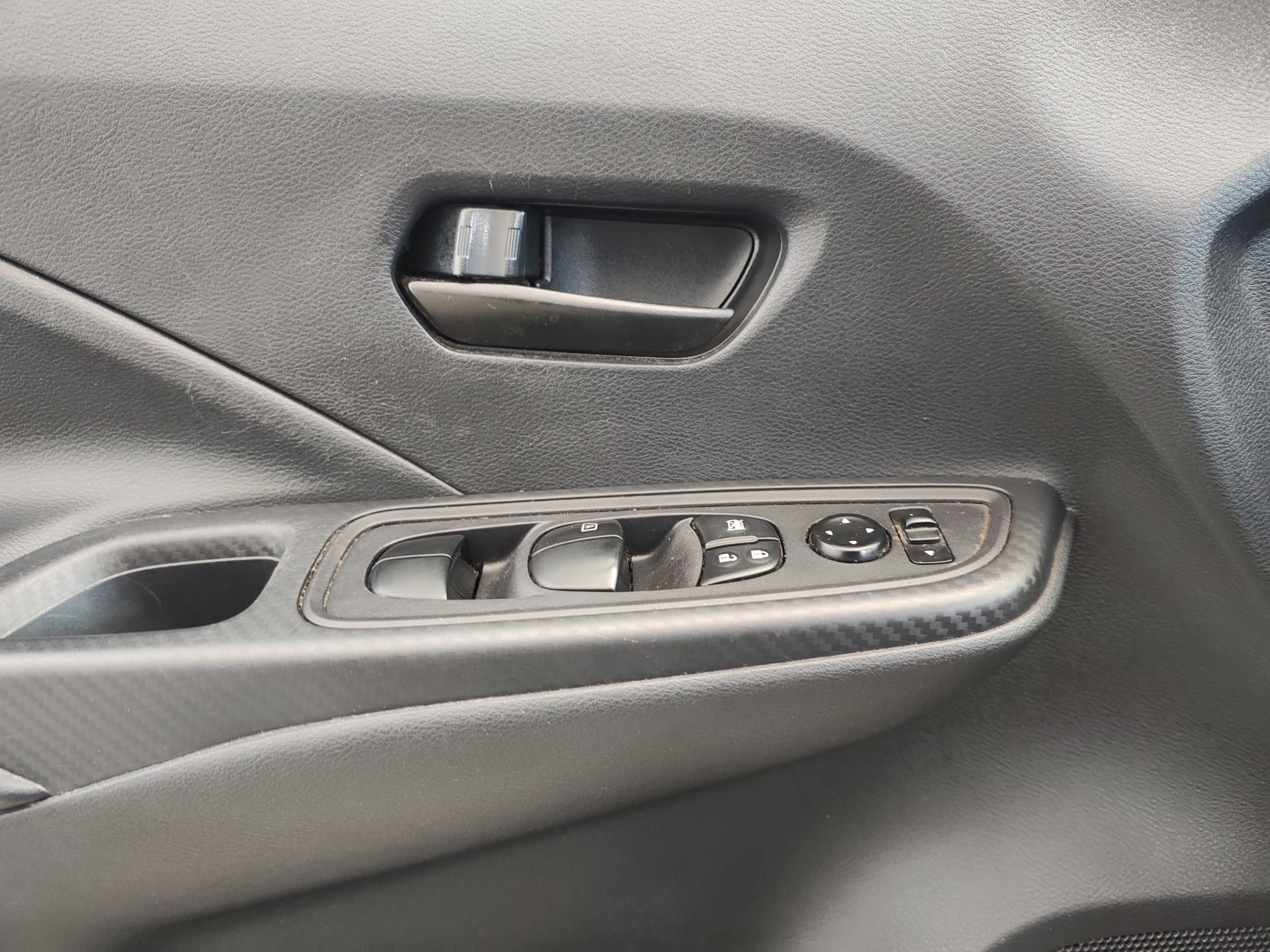 2023 Nissan VERSA SENSE MT 23