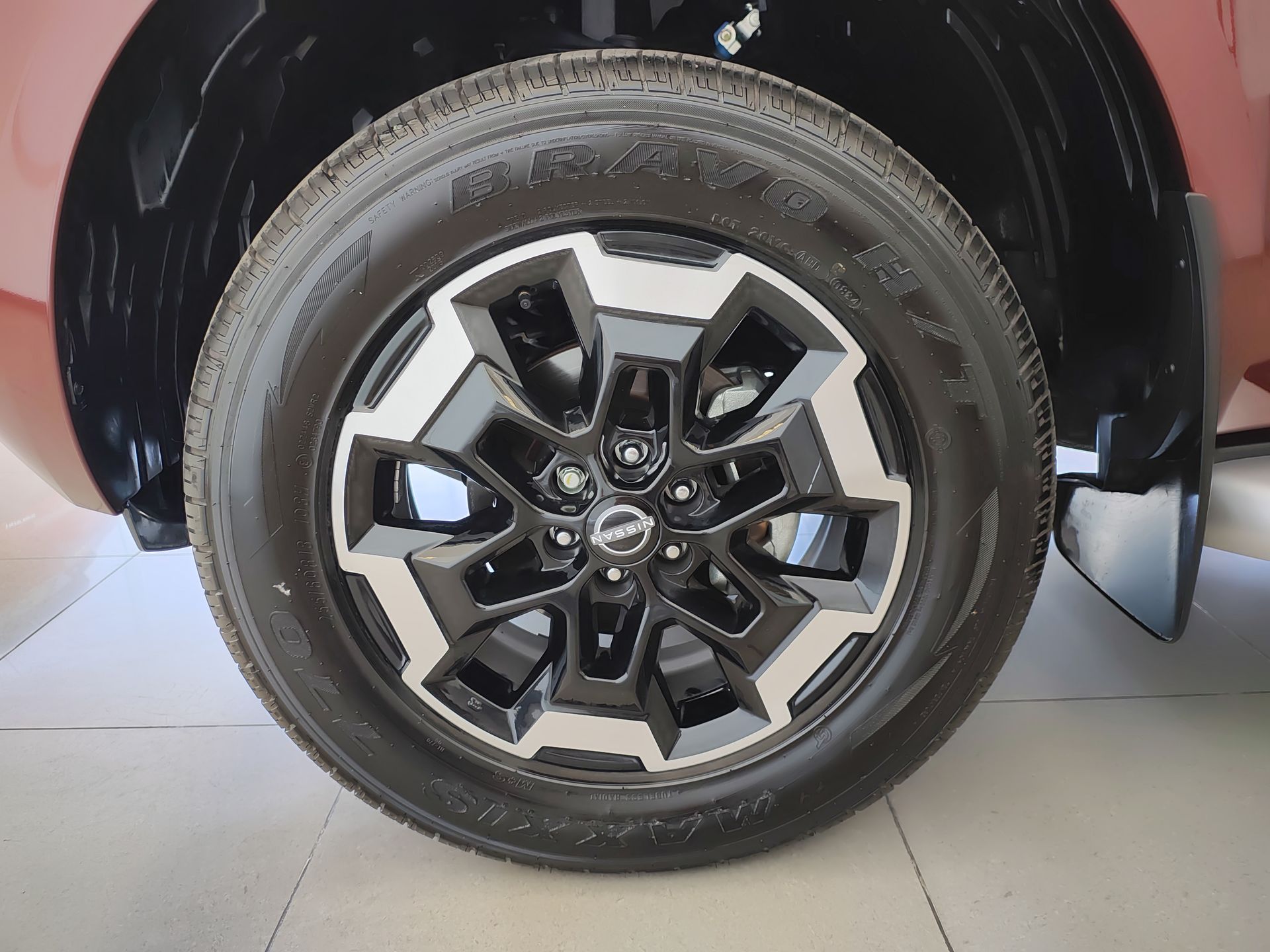 2024 Nissan FRONTIER FRONTIER LE TA 24