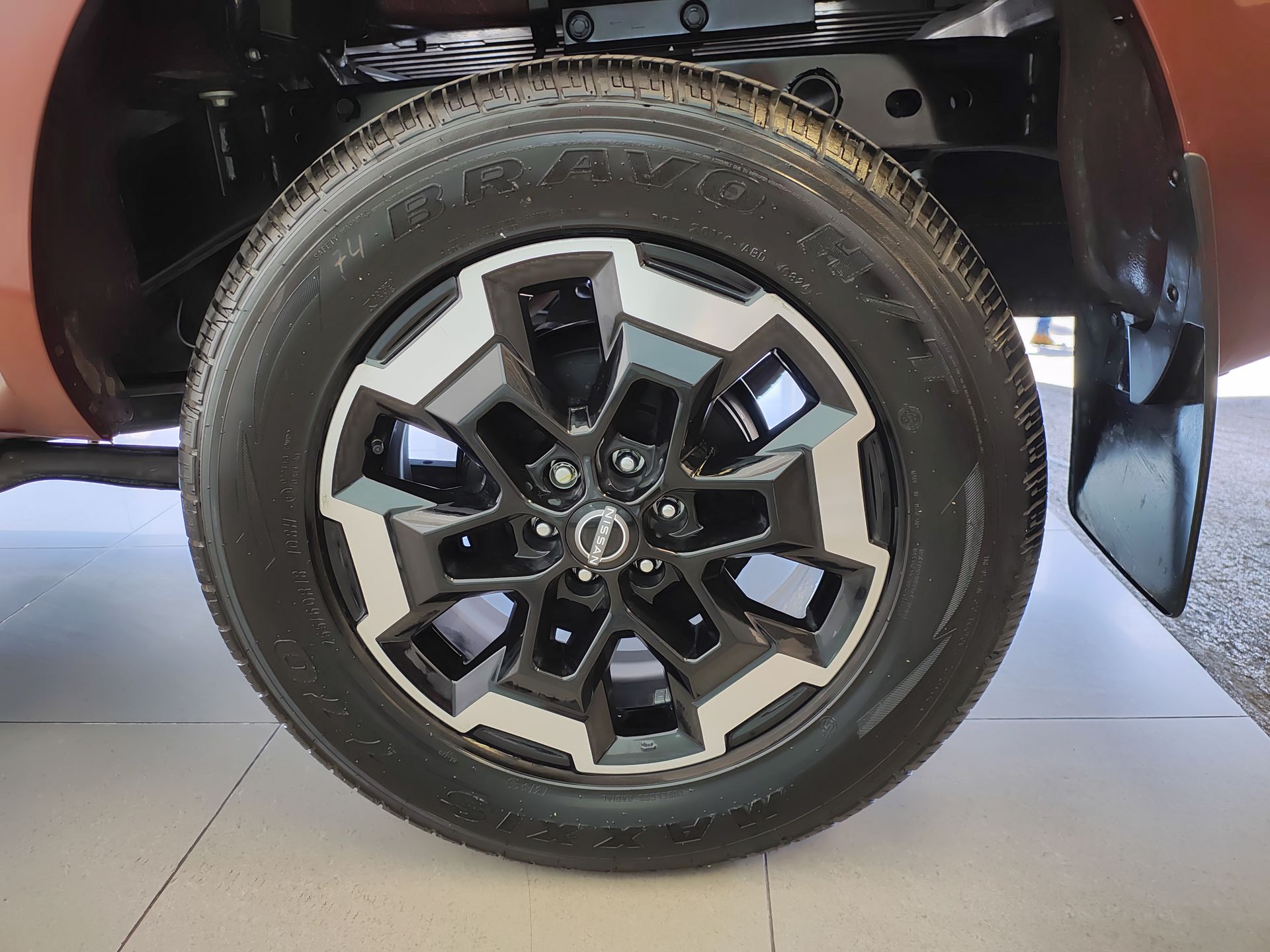 2024 Nissan FRONTIER FRONTIER LE TA 24