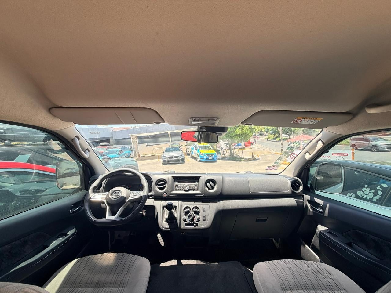 2013 Nissan URVAN 14 PASAJEROS AMPLIA AA 24