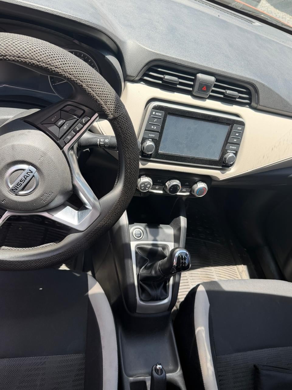 2021 Nissan VERSA ADVANCE MT 21