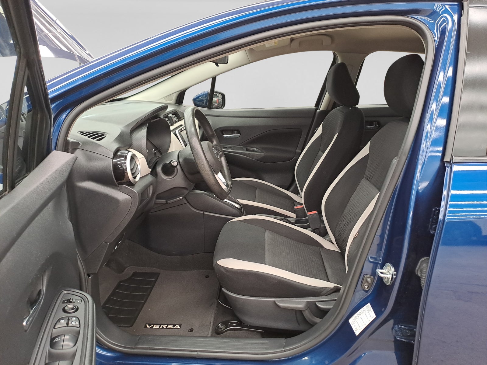 2021 Nissan VERSA ADVANCE CVT 21