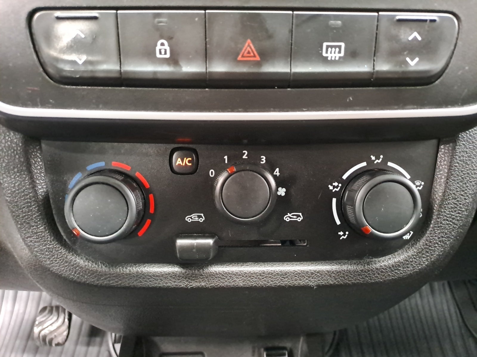 2020 RENAULT KWID INTENS