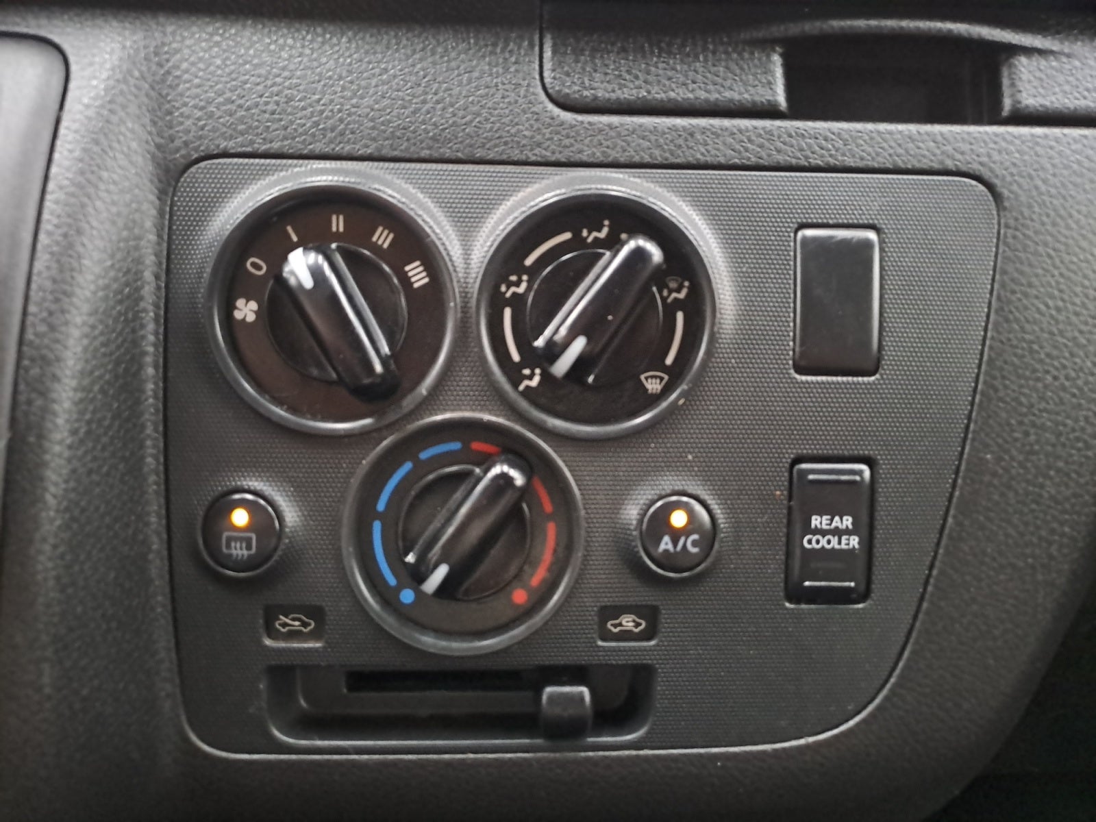 2024 Nissan NV350 URVAN 14 PASAJEROS AMPLIA AA 24