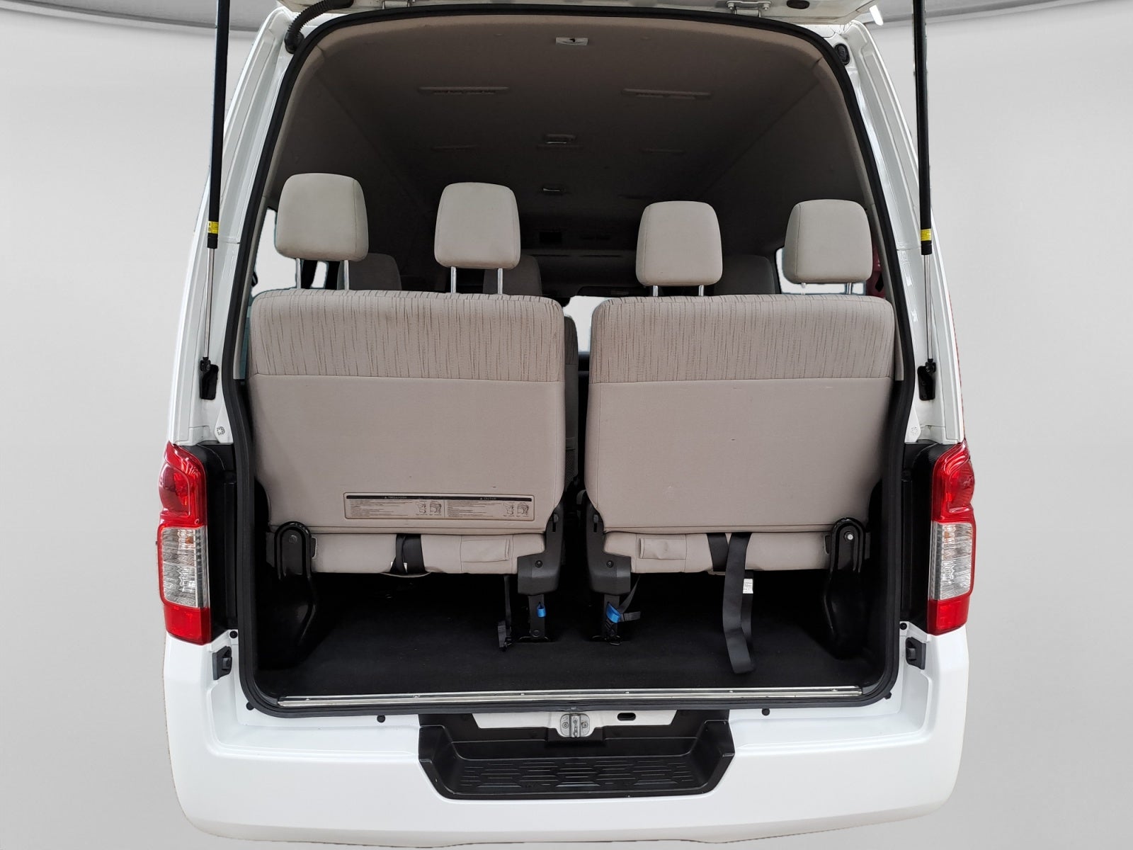 2024 Nissan URVAN 14 PASAJEROS AMPLIA AA 24