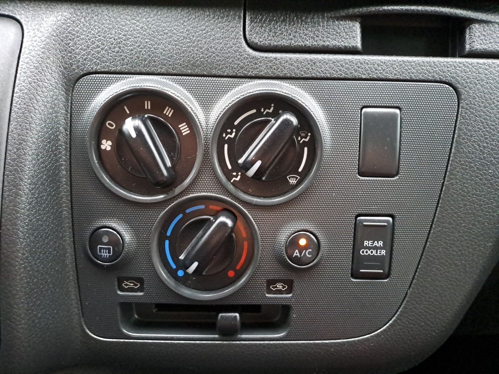 2024 Nissan URVAN 14 PASAJEROS AMPLIA AA 24