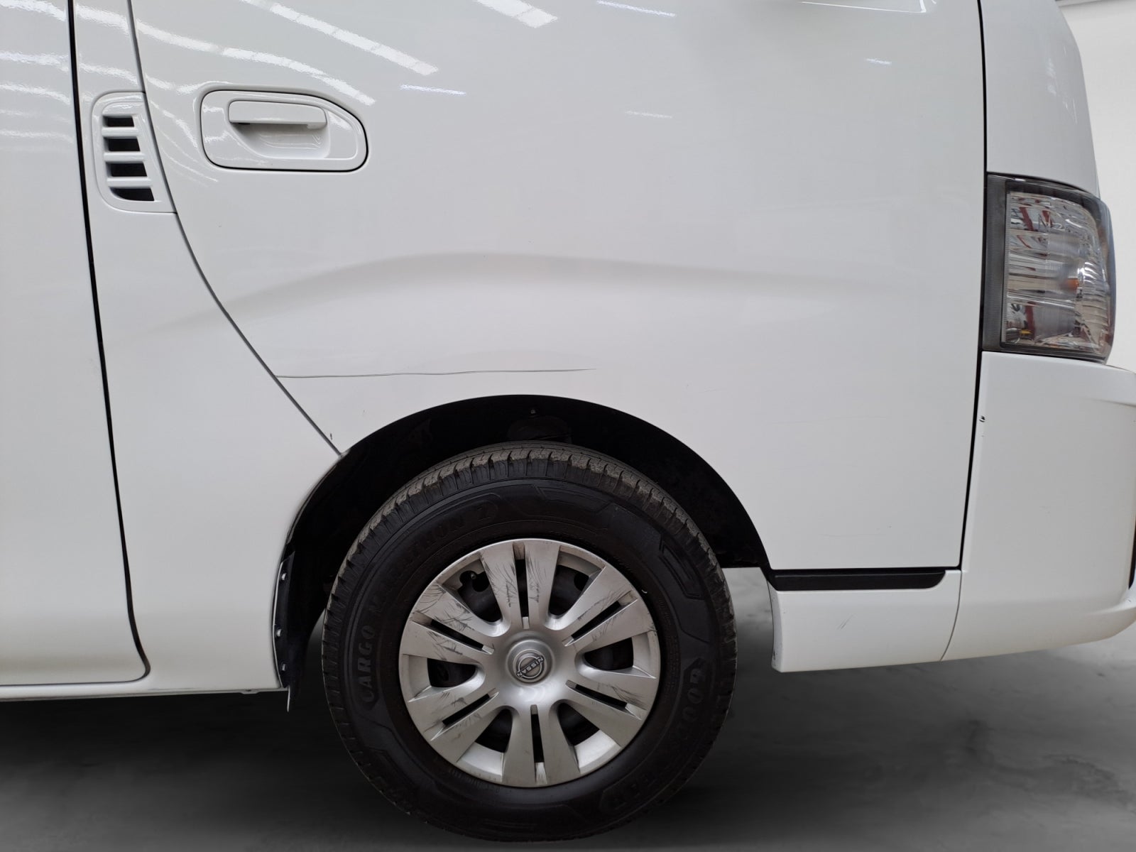 2024 Nissan URVAN 14 PASAJEROS AMPLIA AA 24