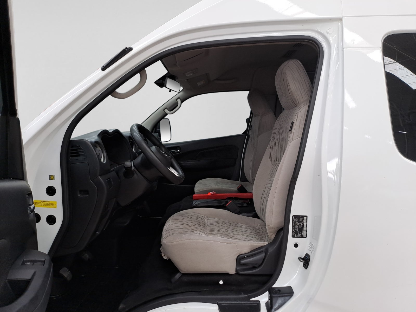 2024 Nissan URVAN 14 PASAJEROS AMPLIA AA 24