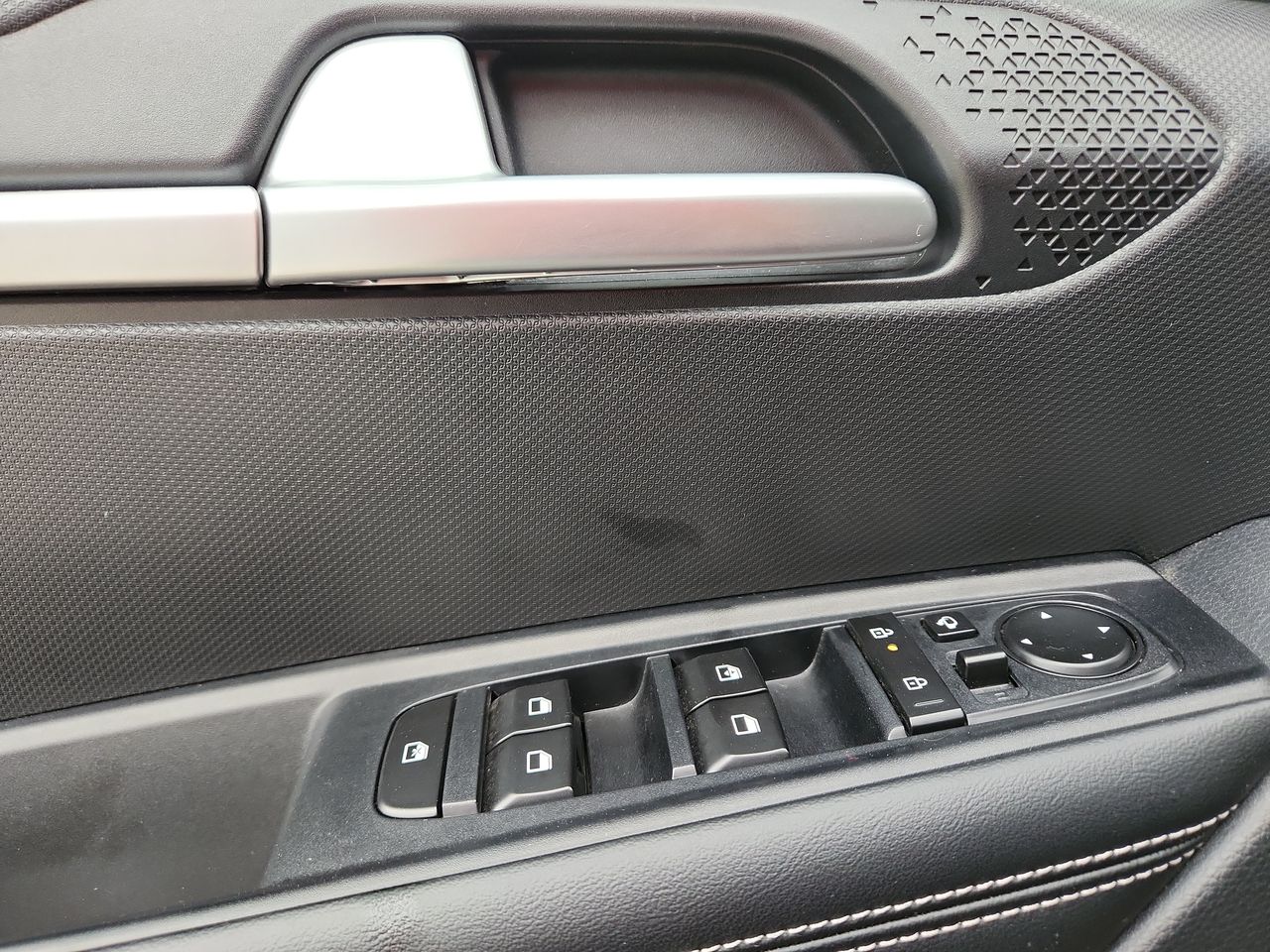 2024 Kia SONET SX IVT