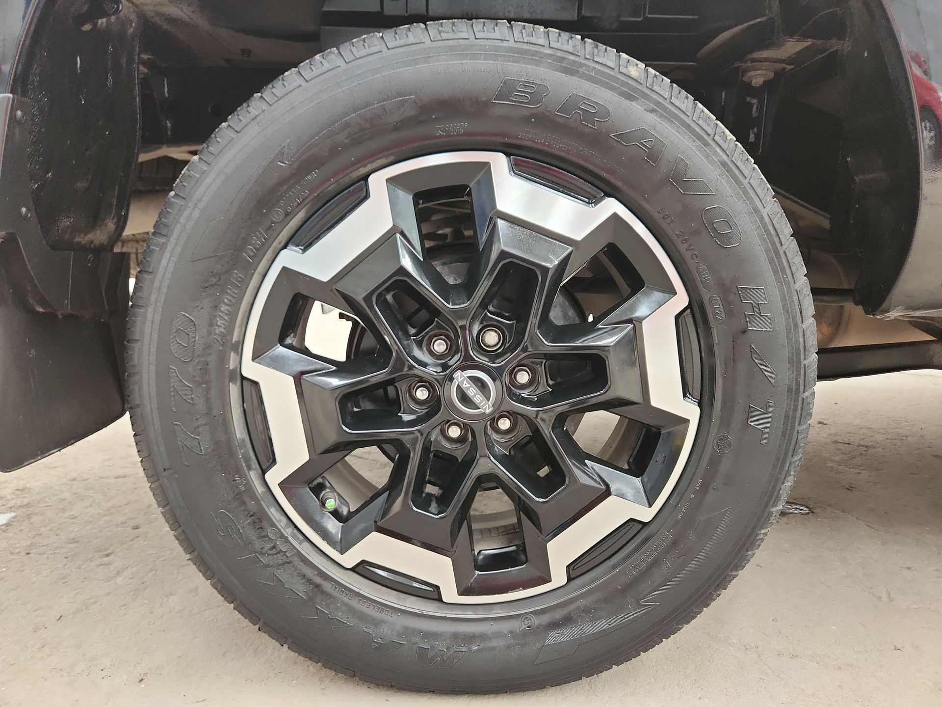 2023 Nissan FRONTIER PLATINUM LE TA 23