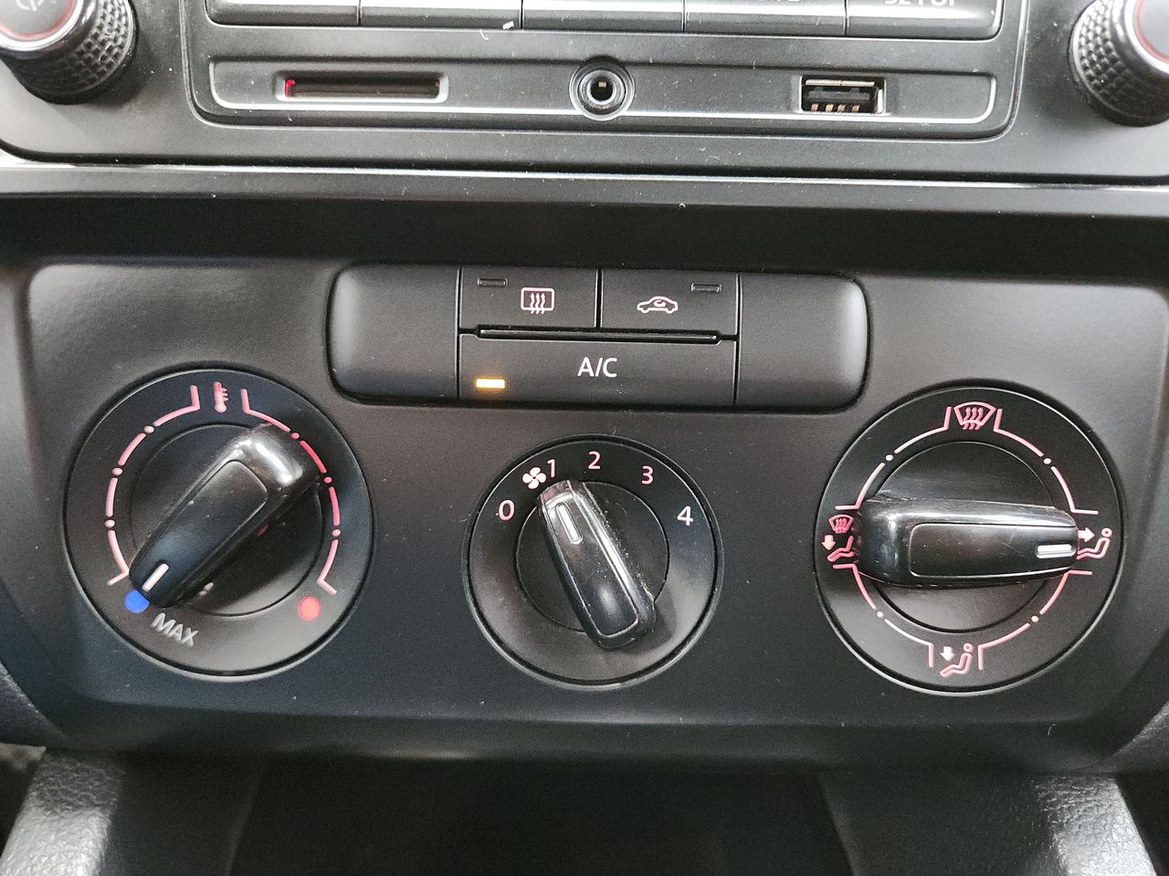 2018 Volkswagen JETTA 2.0TIP.