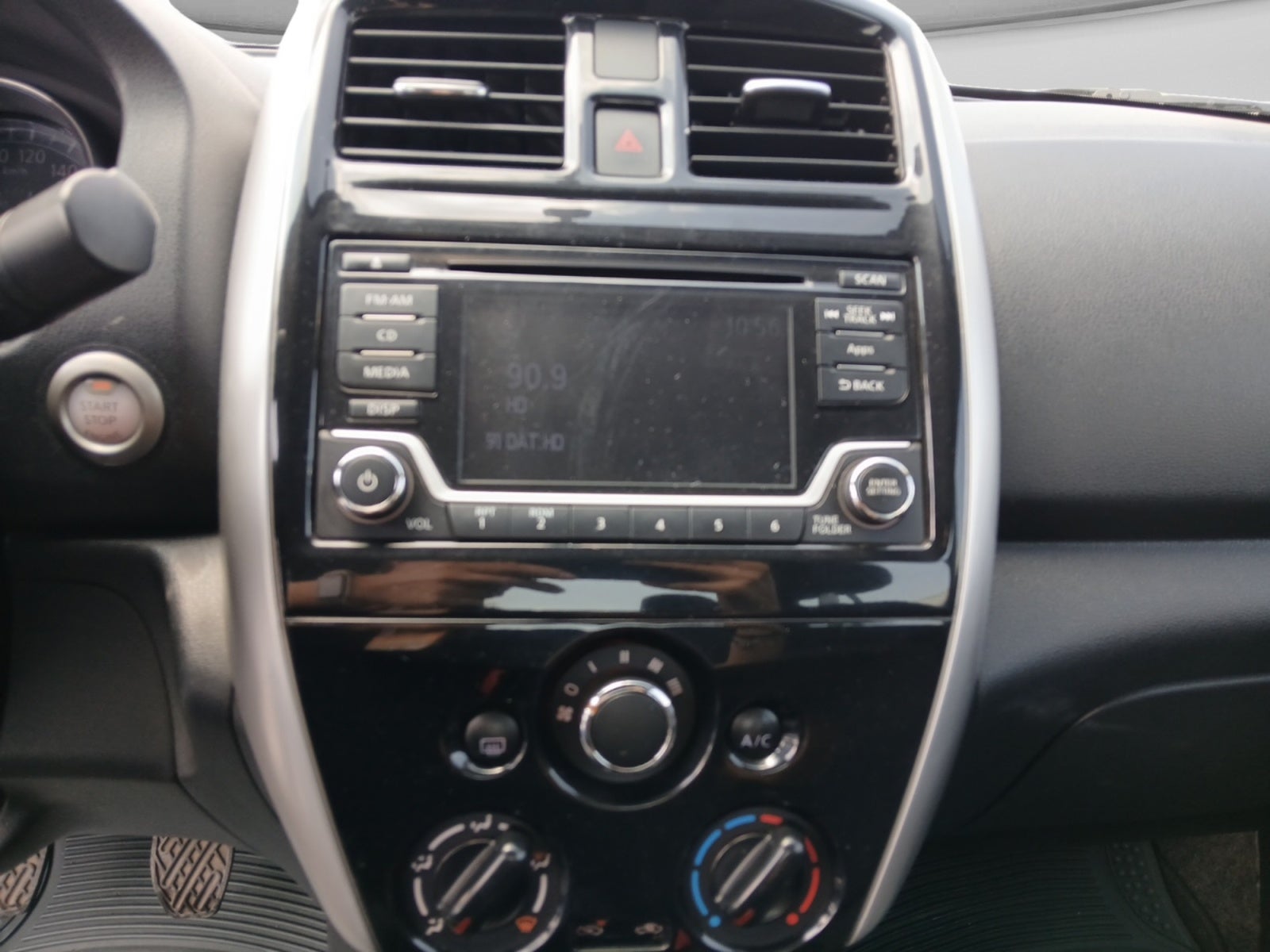 2018 Nissan VERSA ADVANCE MT AC
