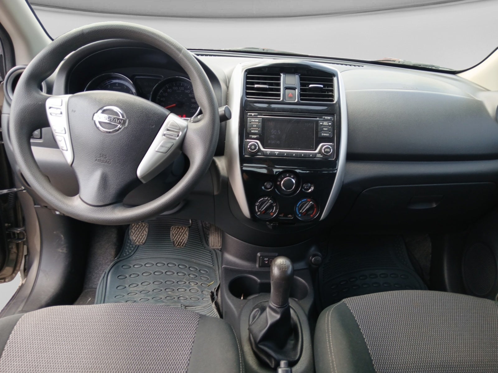 2018 Nissan VERSA ADVANCE MT AC