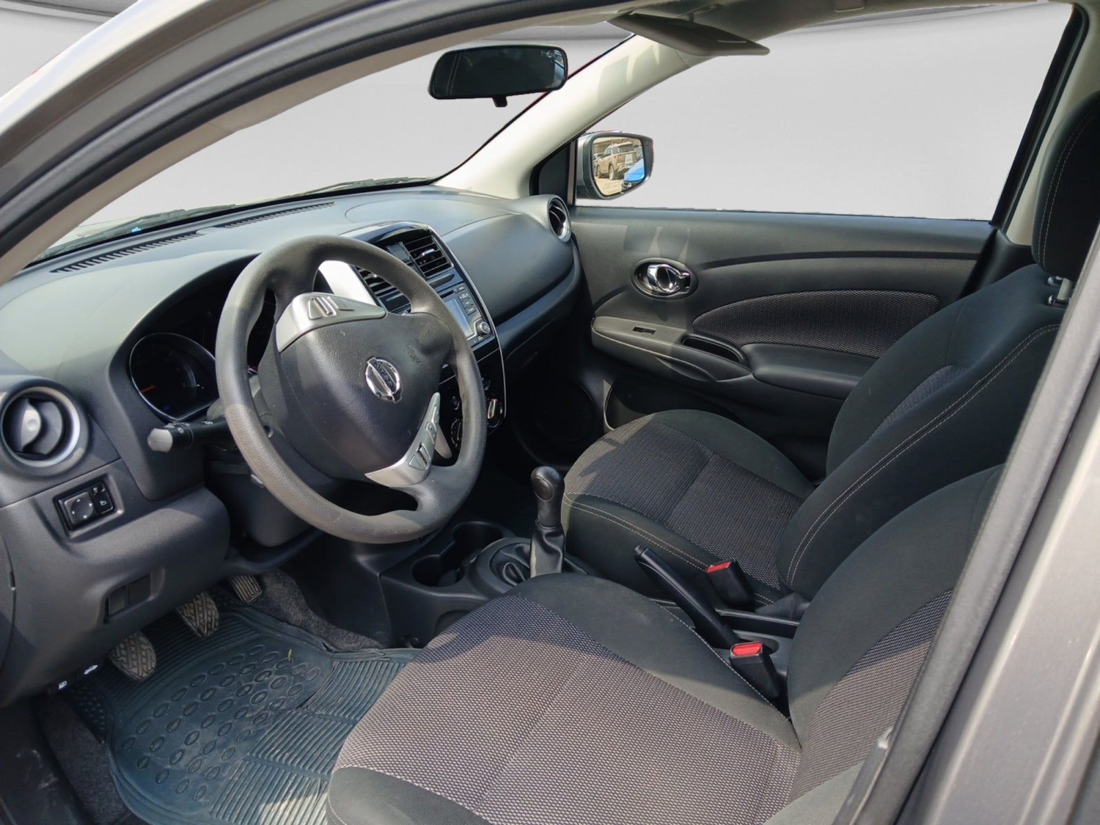 2018 Nissan VERSA ADVANCE MT AC