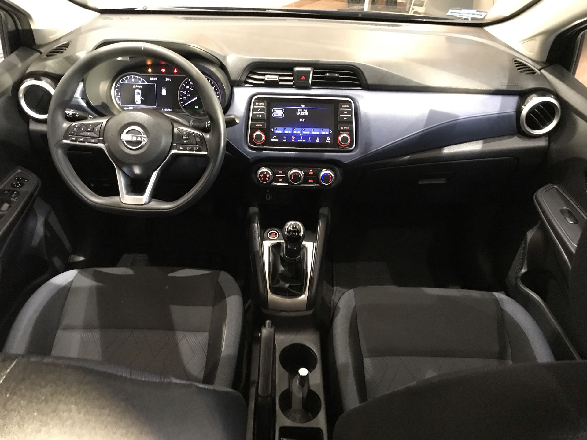 2023 Nissan VERSA ADVANCE MT 23