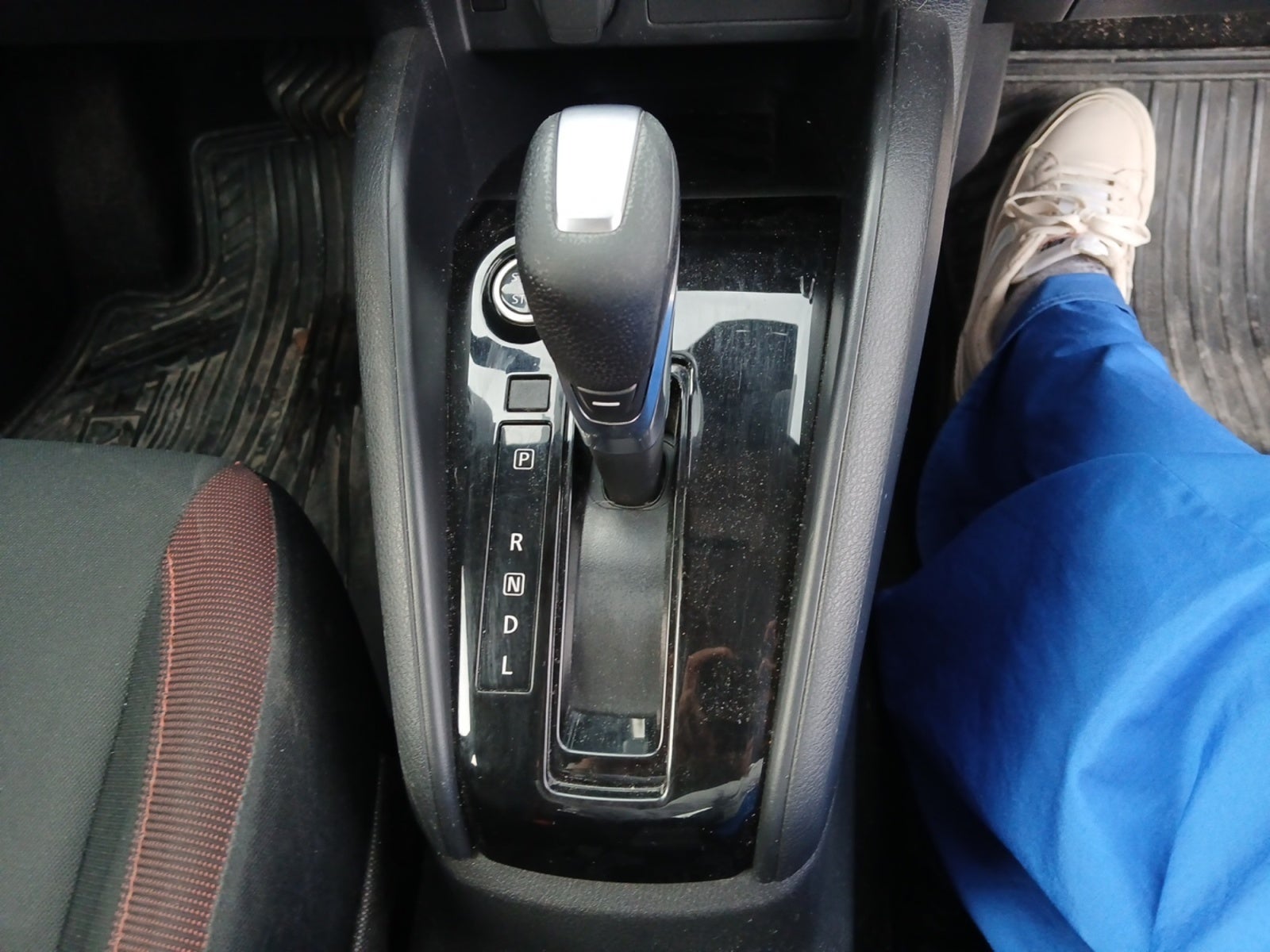 2023 Nissan VERSA VERSA SR CVT