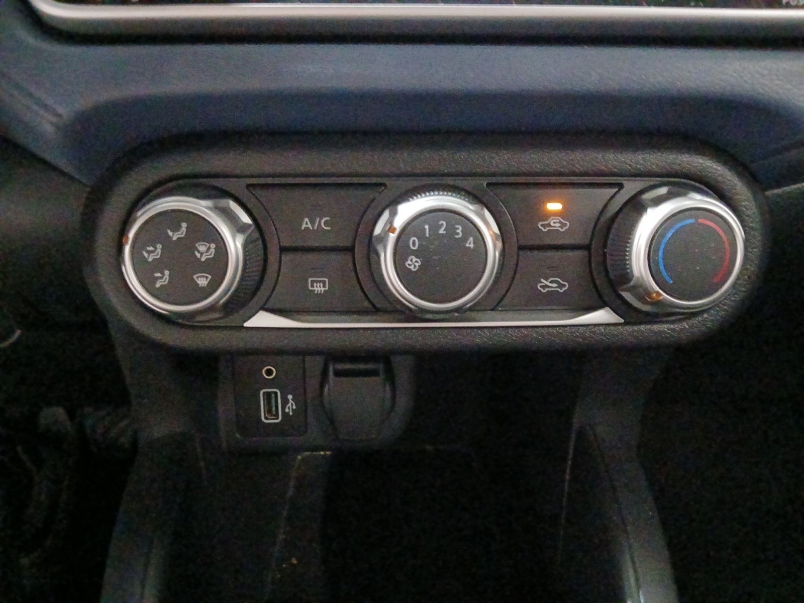 2024 Nissan VERSA ADVANCE MT 24