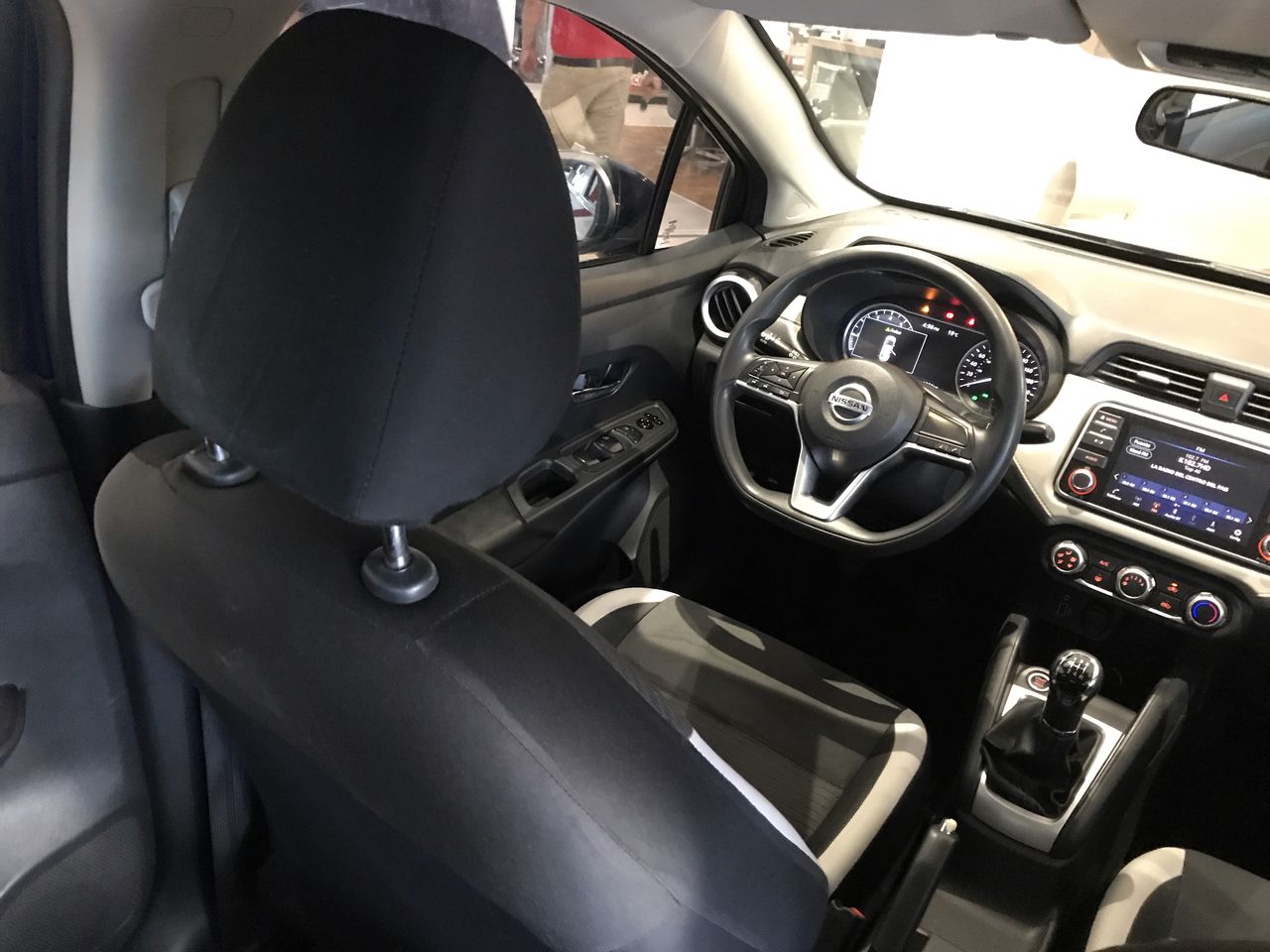 2020 Nissan VERSA ADVANCE MT