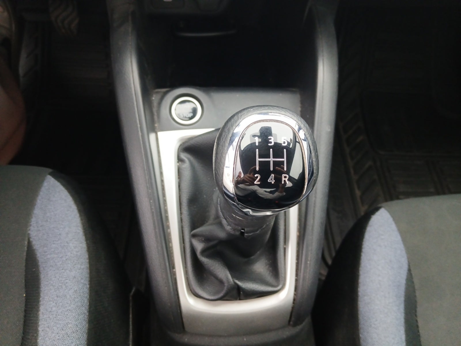 2024 Nissan VERSA VERSA ADVANCE MT