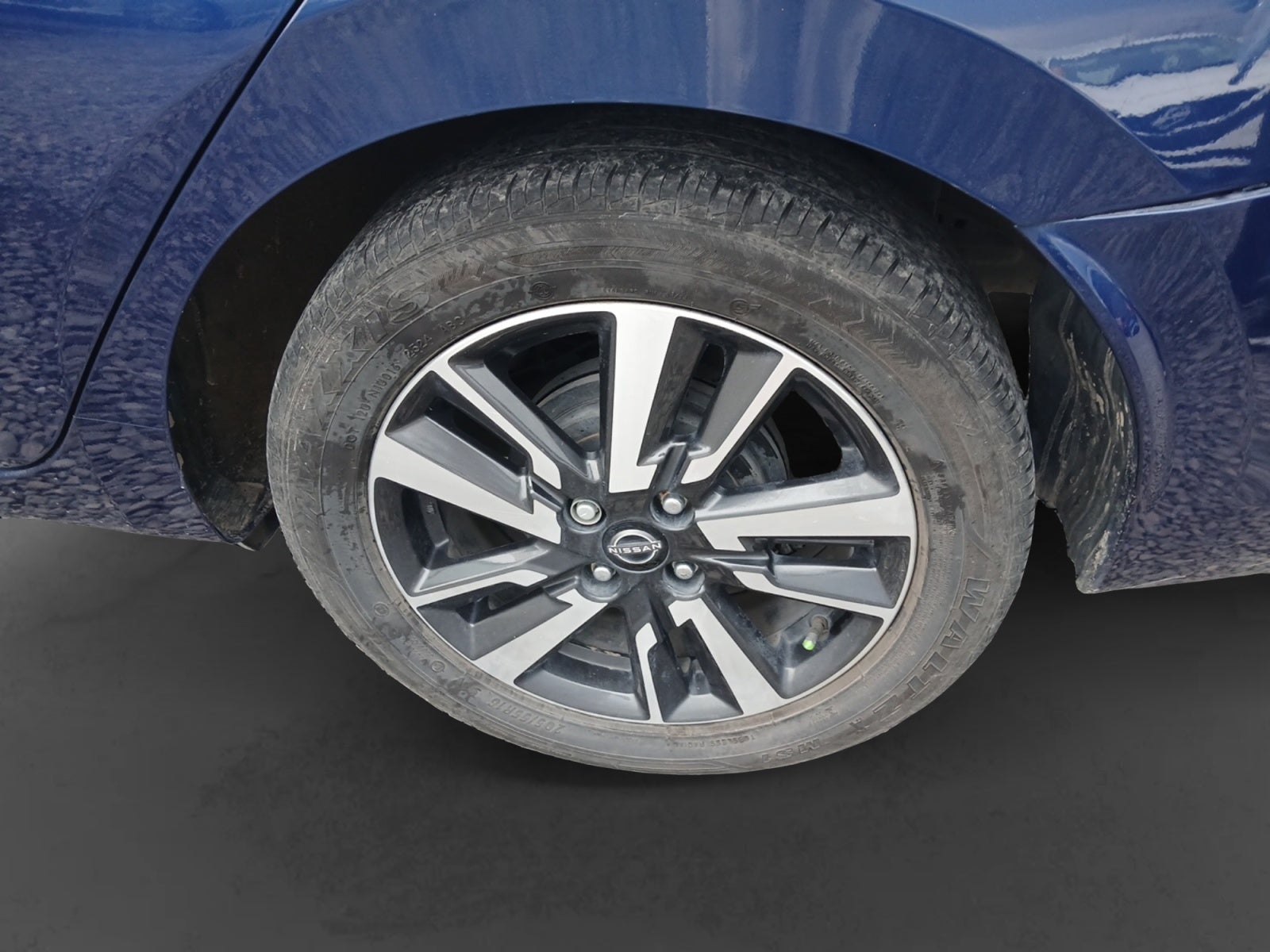 2024 Nissan VERSA VERSA ADVANCE MT