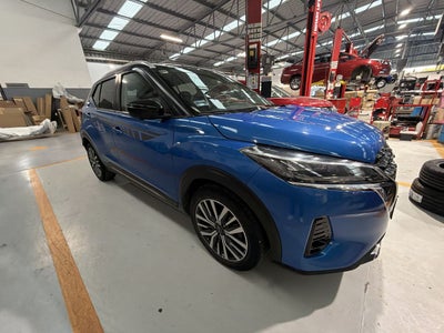 2023 Nissan KICKS PLATINUM BI-TONO 1.6 LTS CVT 23