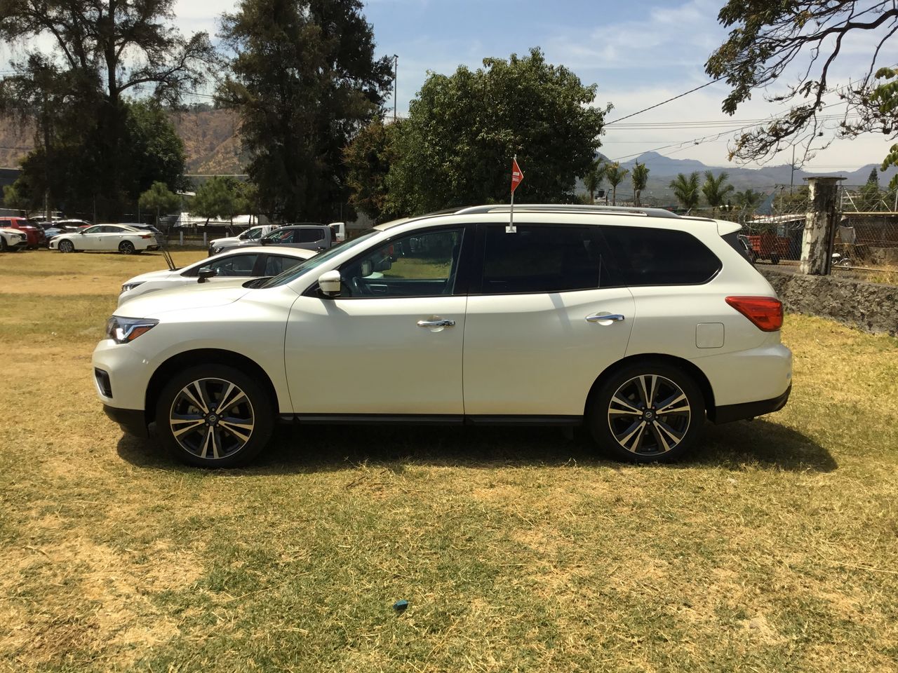 2018 Nissan PATHFINDER EXCLUSIVE