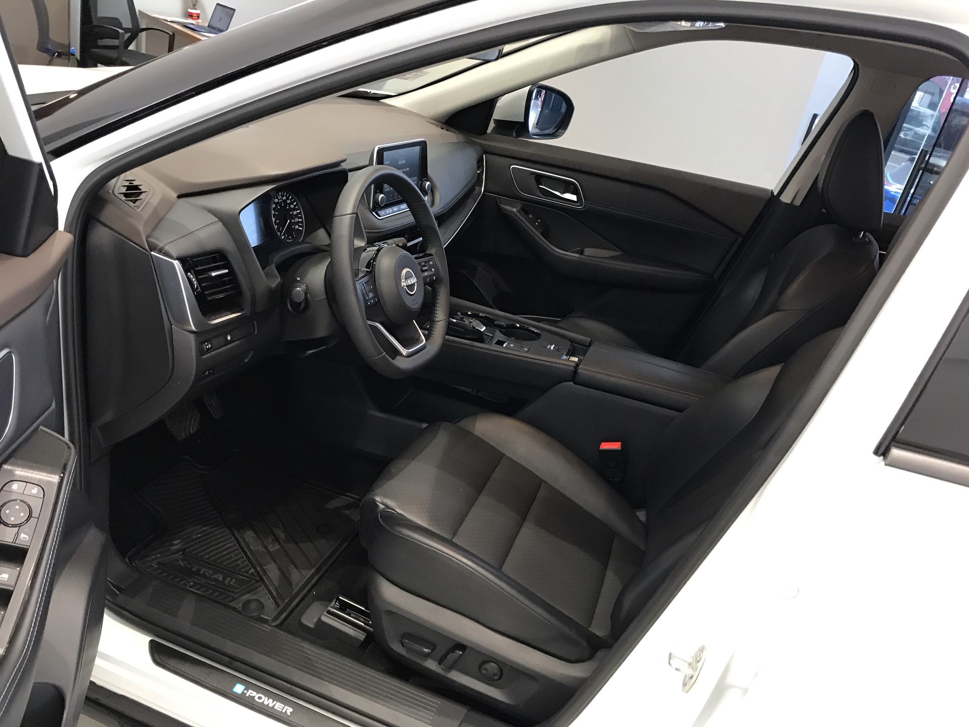 2025 Nissan X-TRAIL EXCLUSIVE E-POWER 2 ROW 25