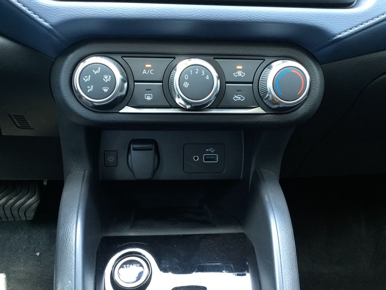 2023 Nissan VERSA VERSA ADVANCE CVT
