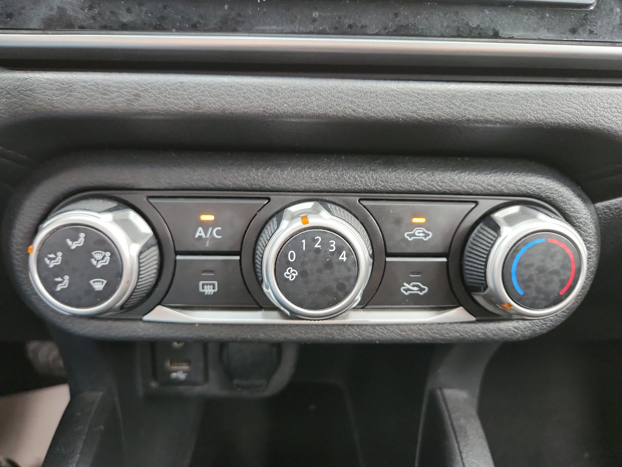 2020 Nissan VERSA SENSE CVT