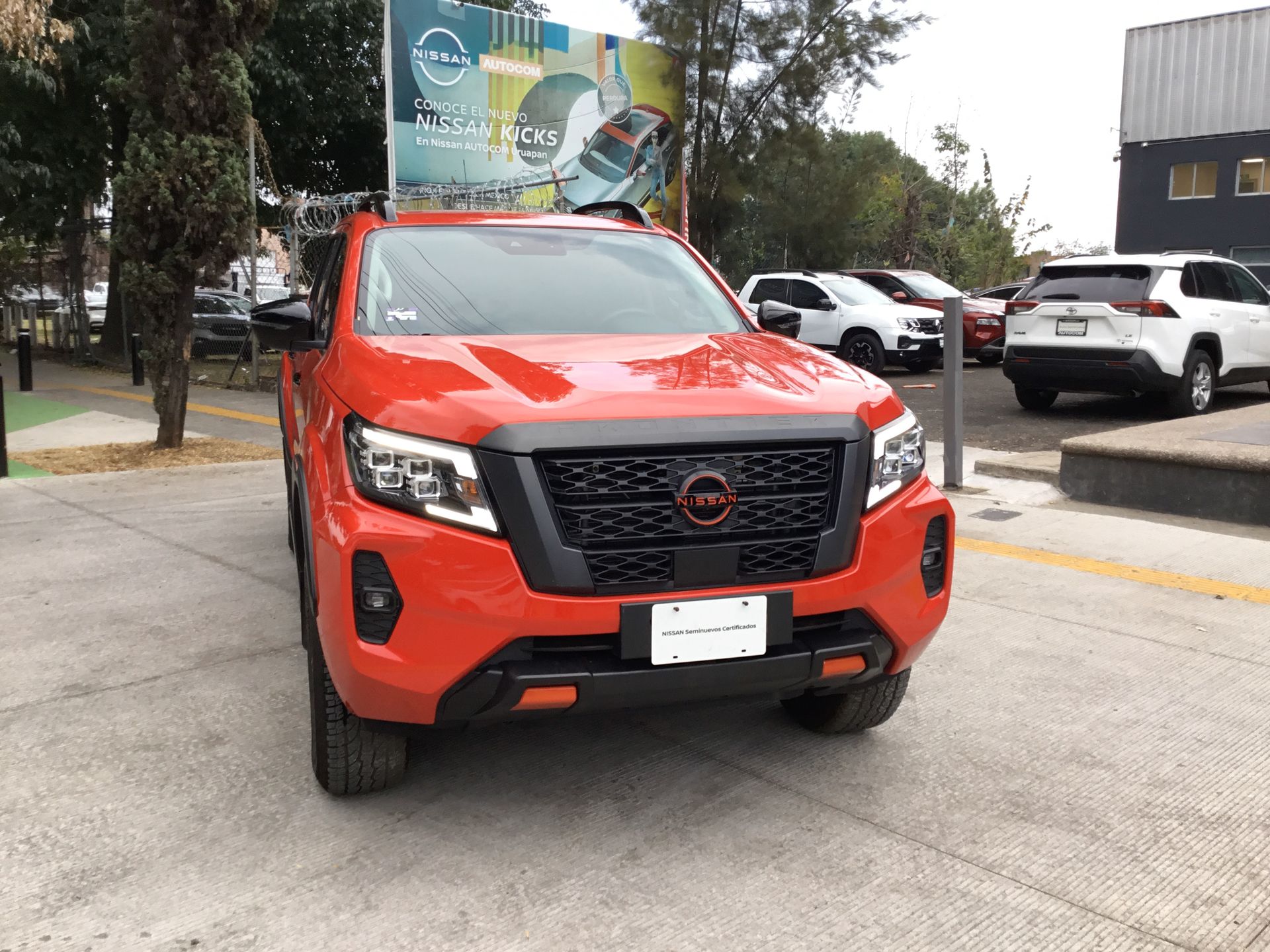2025 Nissan FRONTIER PRO-4X 4X4 TA 25