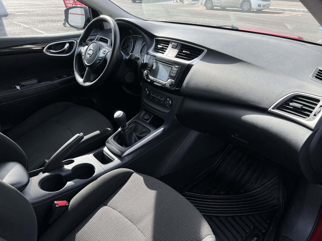 2019 Nissan SENTRA ADVANCE MT