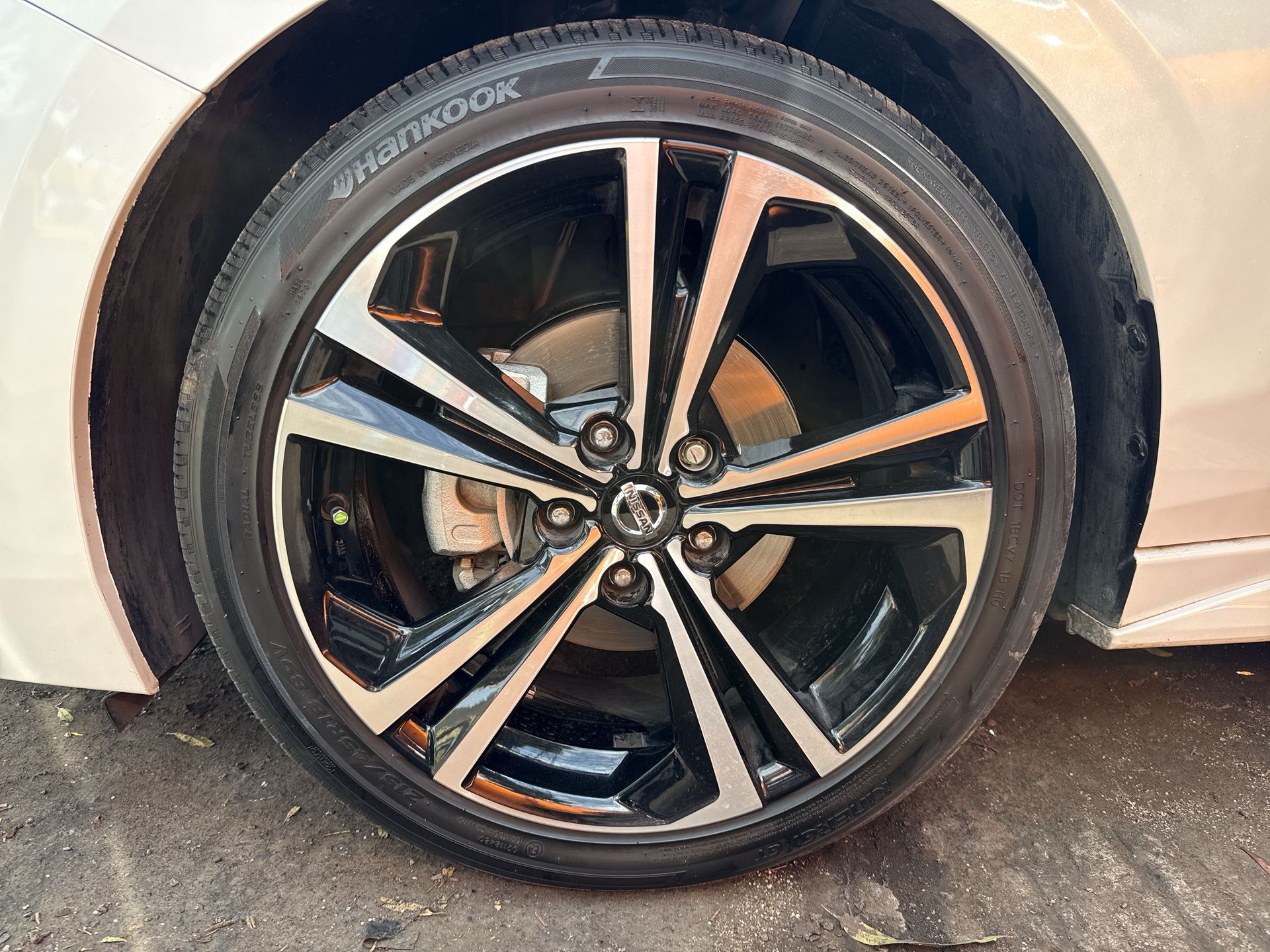 2023 Nissan SENTRA SR CVT 23