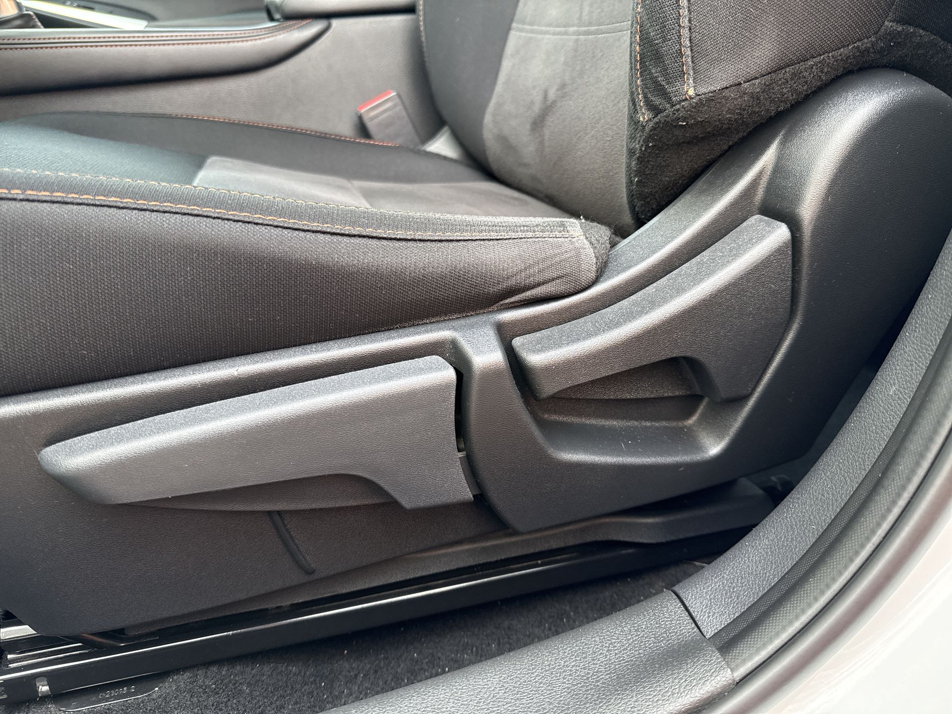 2023 Nissan SENTRA SR CVT 23