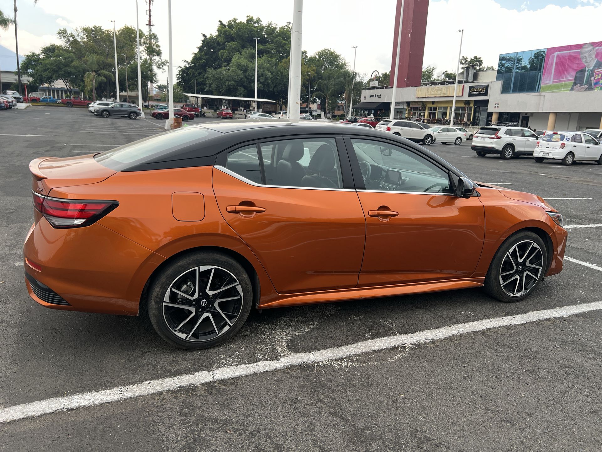 2025 Nissan SENTRA SR PLATINUM BITONO CVT 25