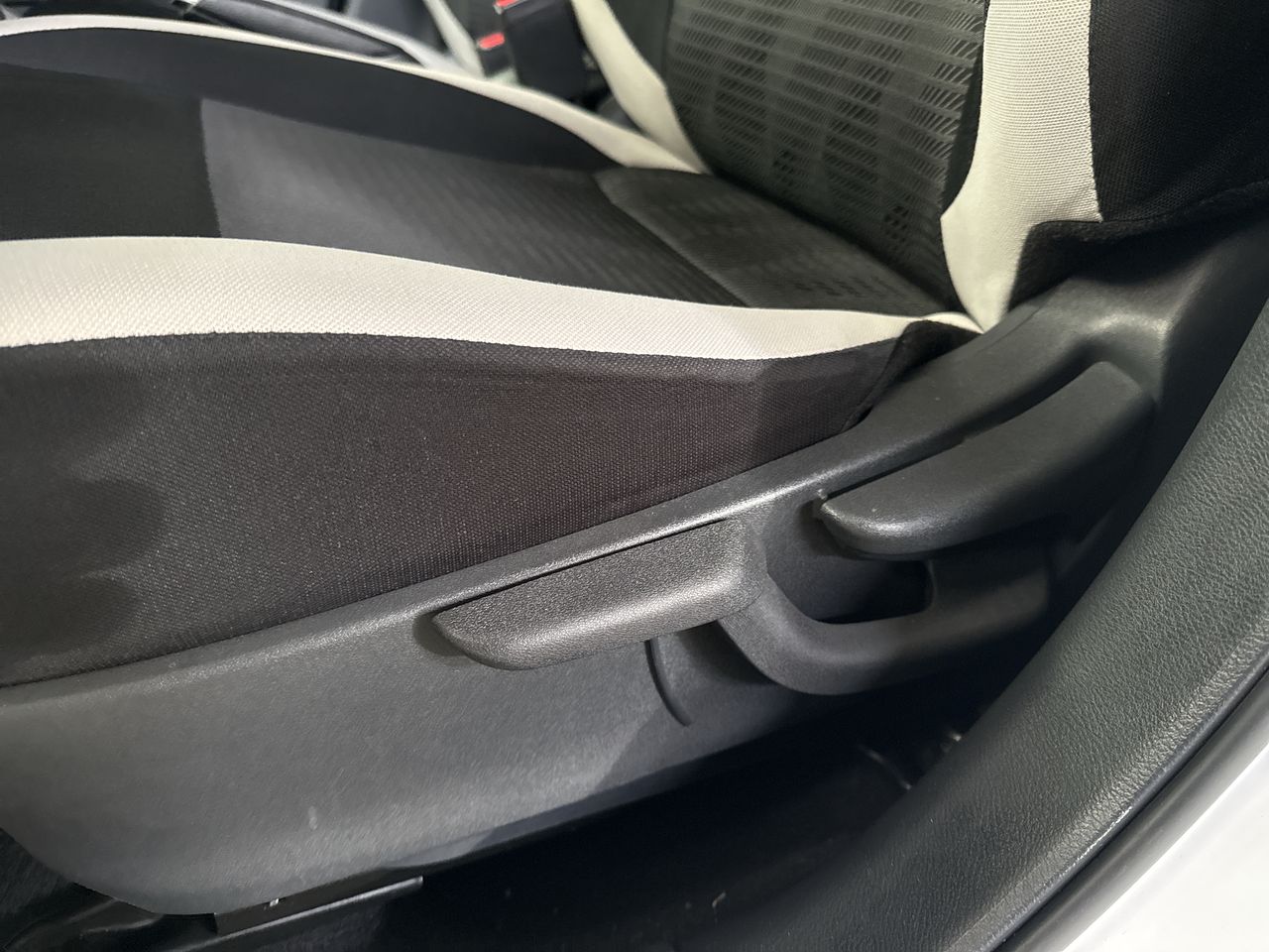 2021 Nissan VERSA ADVANCE MT 21