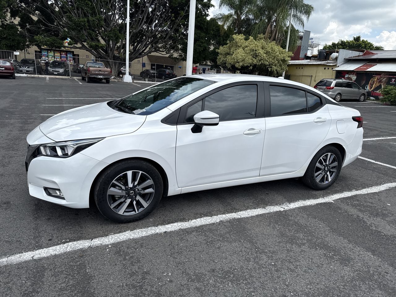 2021 Nissan VERSA ADVANCE MT 21