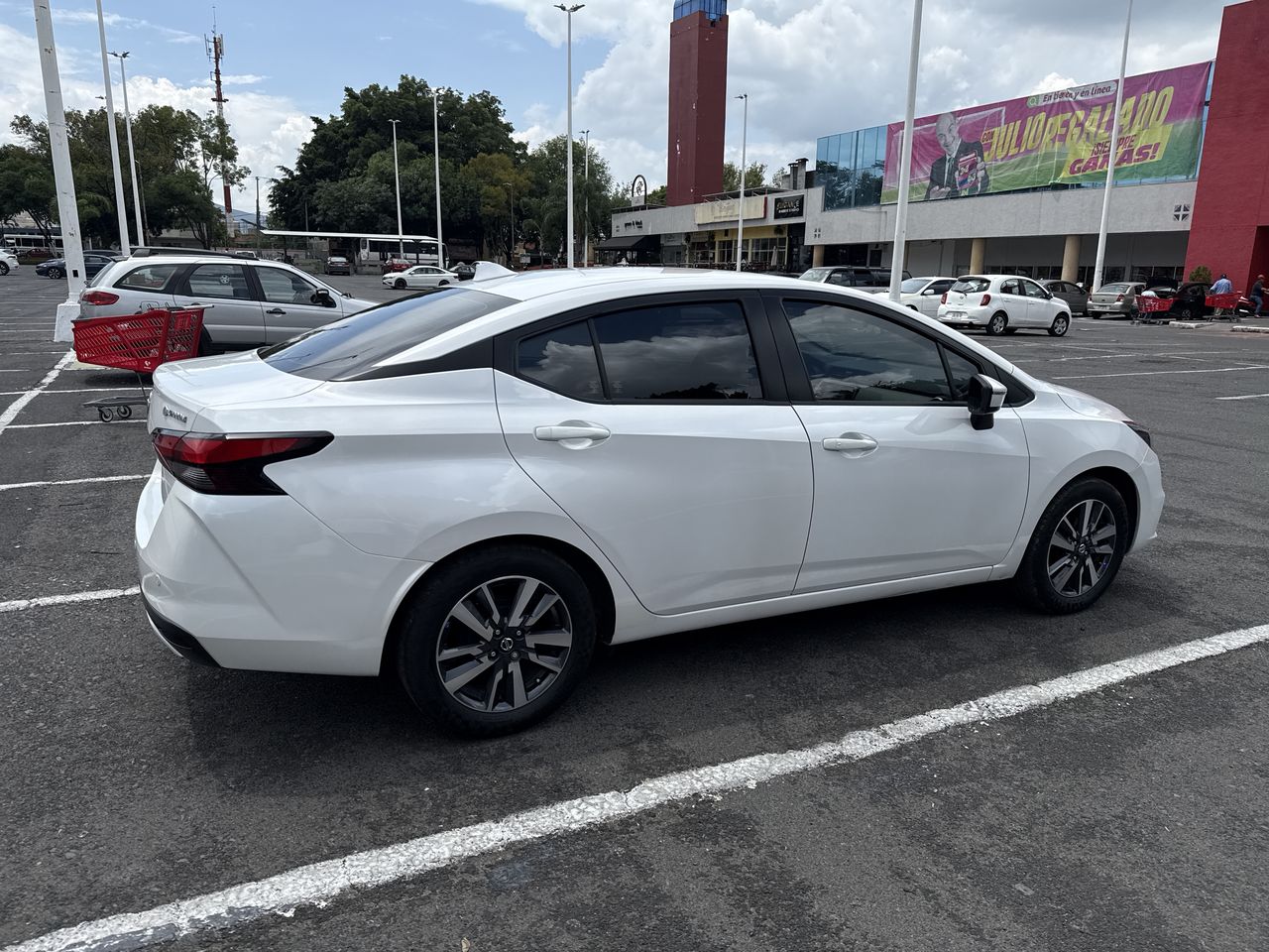 2021 Nissan VERSA ADVANCE MT 21
