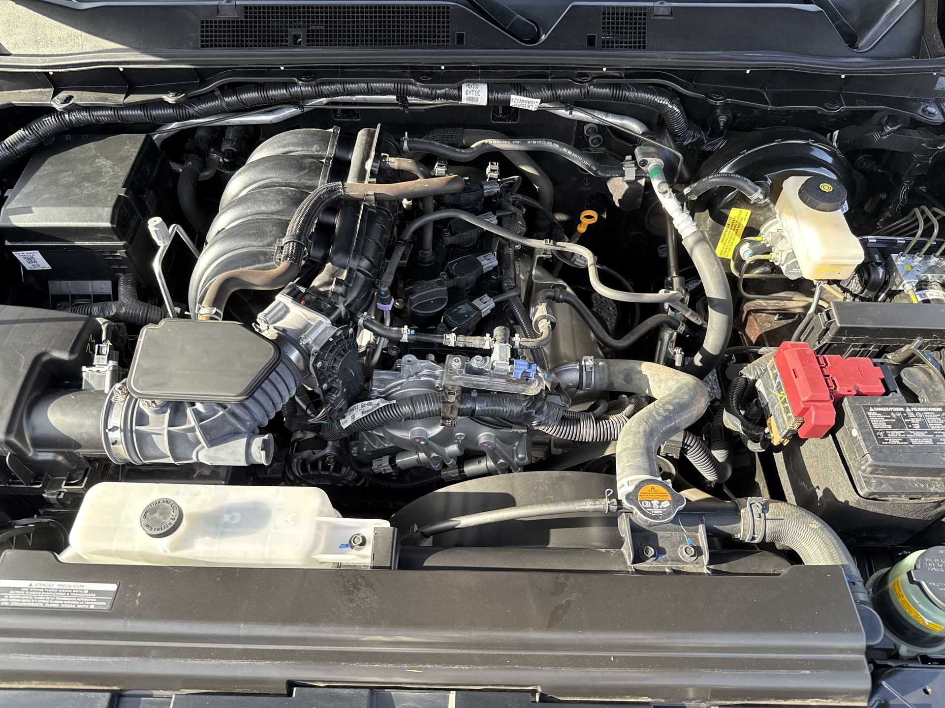 2023 Nissan FRONTIER LE TA 23