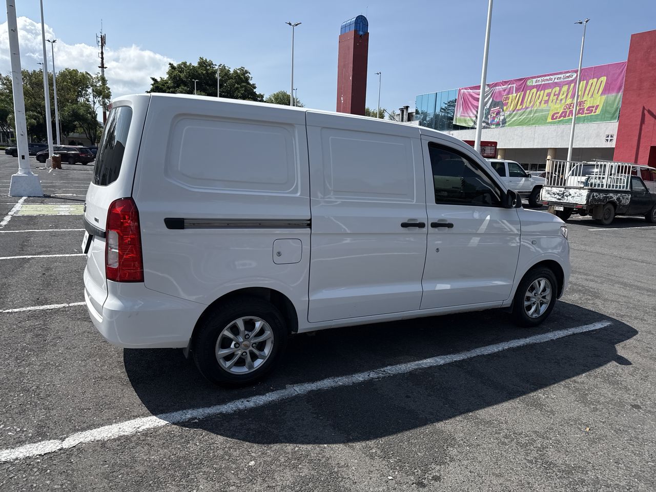 2023 Chevrolet TORNADO VAN LS B