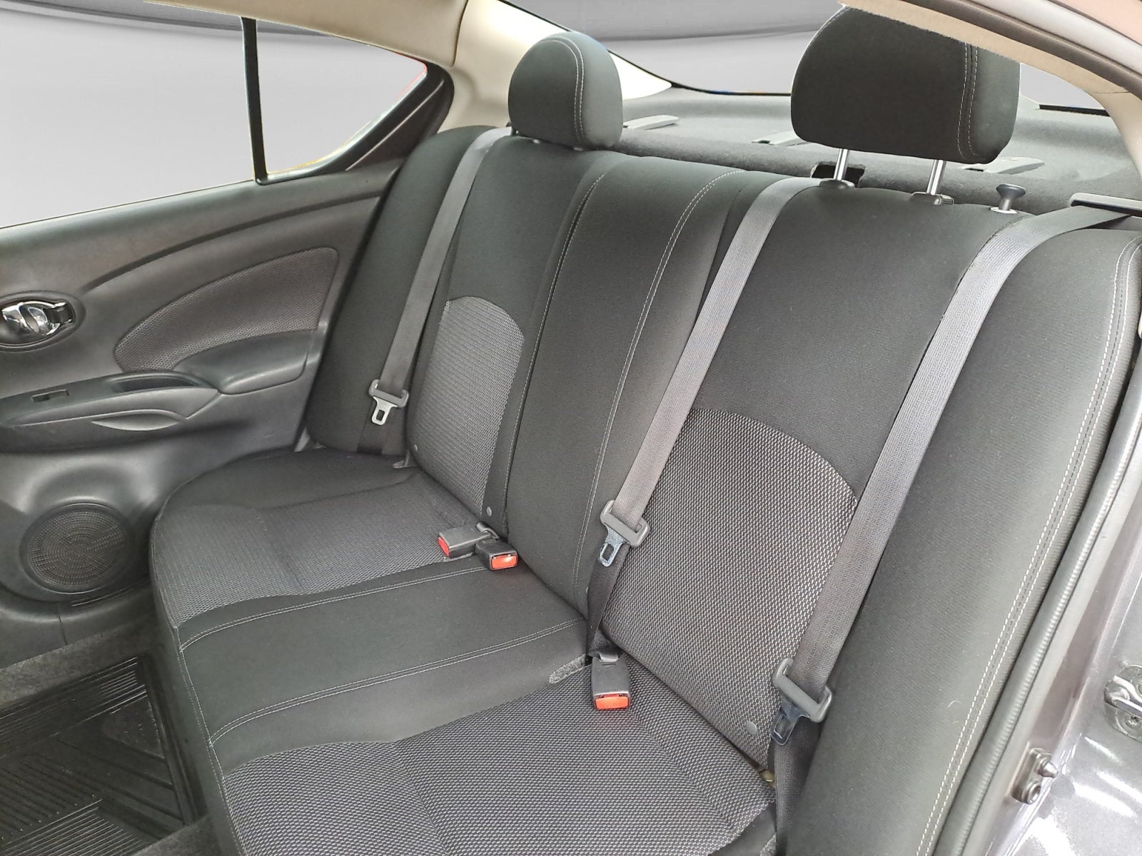 2019 Nissan VERSA ADVANCE MT AC