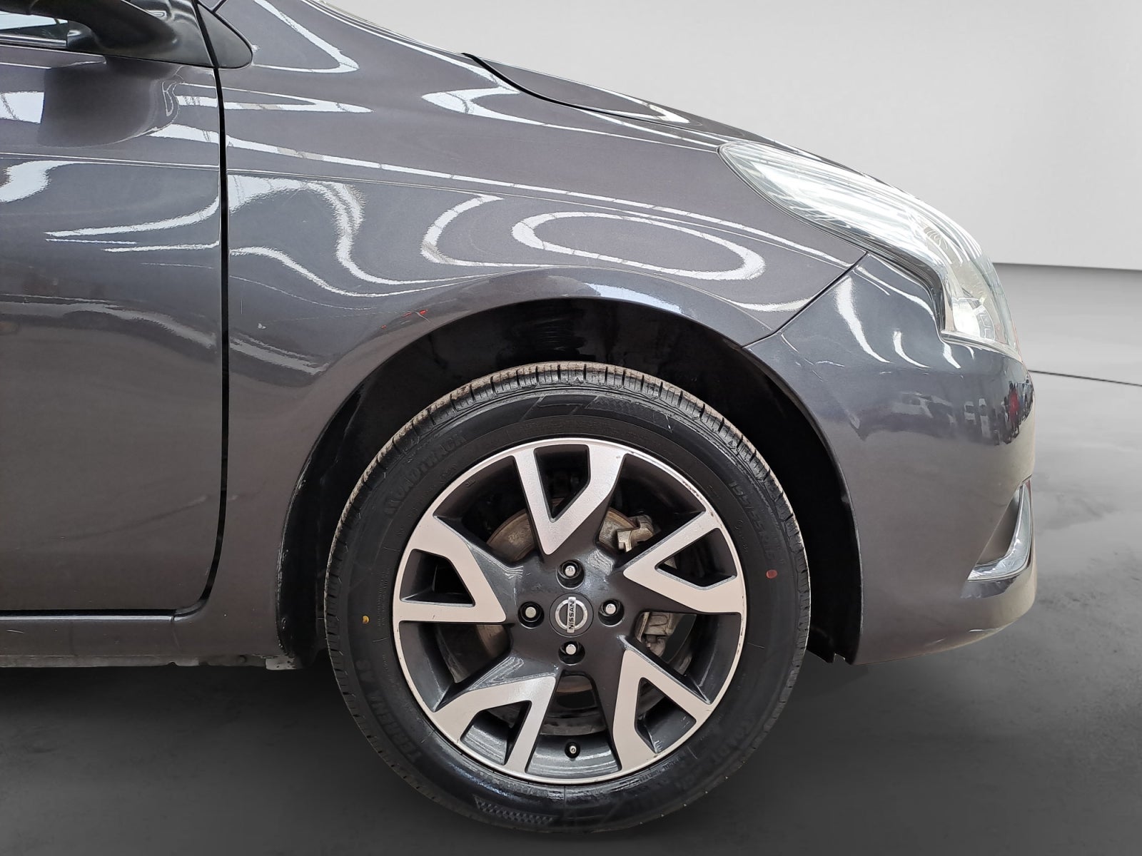 2019 Nissan VERSA ADVANCE MT AC