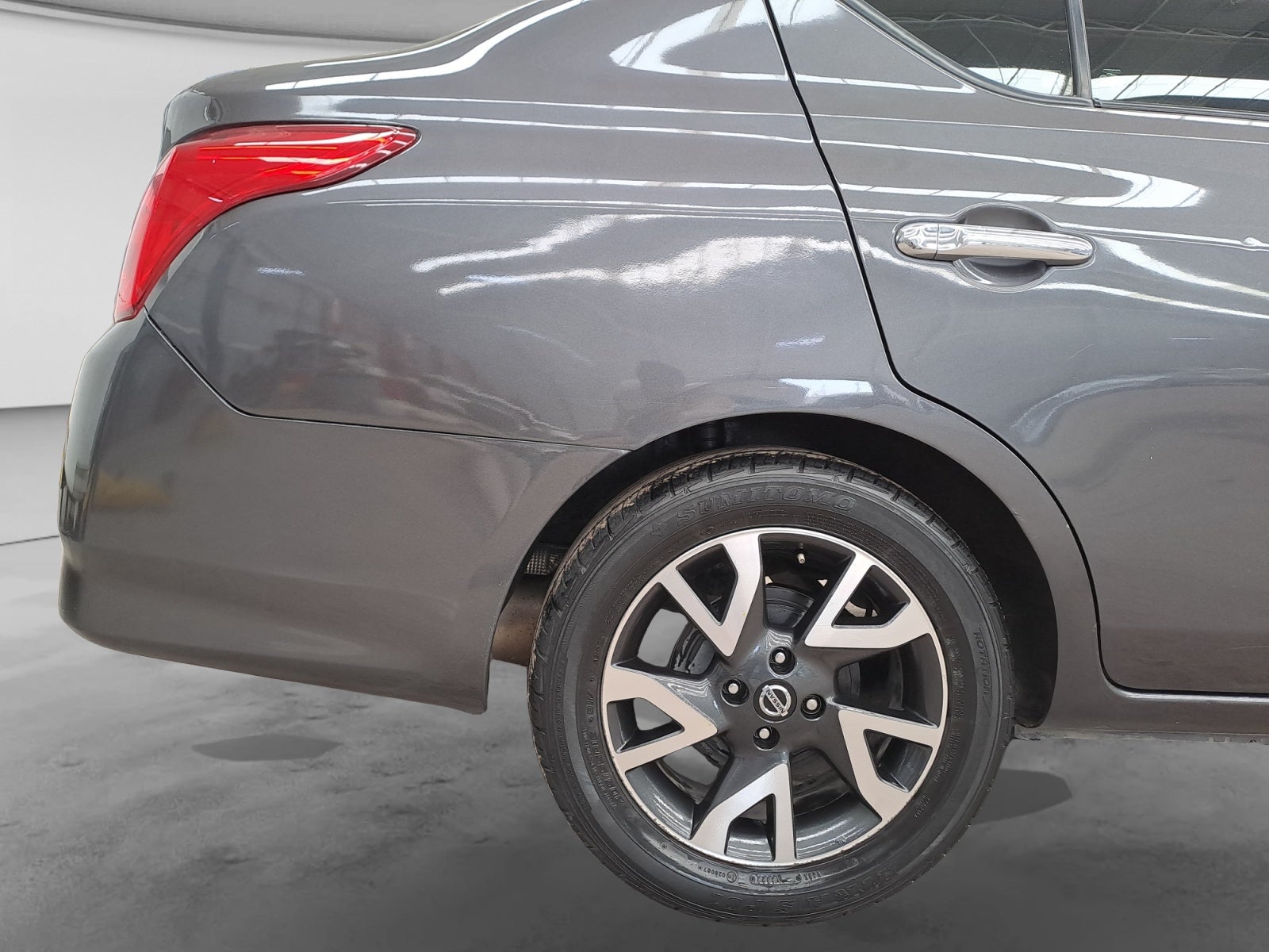 2019 Nissan VERSA ADVANCE MT AC